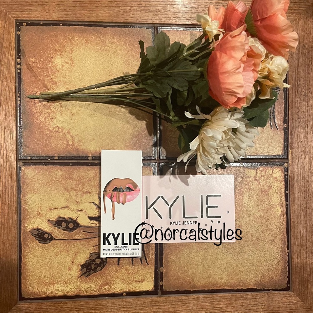 BNIB Kylie Cosmetics ORIGINAL Matte Lip Kit IN SHADE CANDY K - Picture 4 of 12